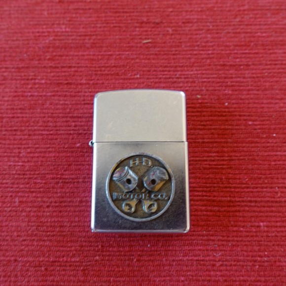 HARLEY DAVIDSON ZIPPO LIGHTER / VINTAGE DOUBLE PISTON EMBLEM HARLEY DAVIDSON ZIPPO LIGHTER / VINTAGE DOUBLE PISTON EMBLEM